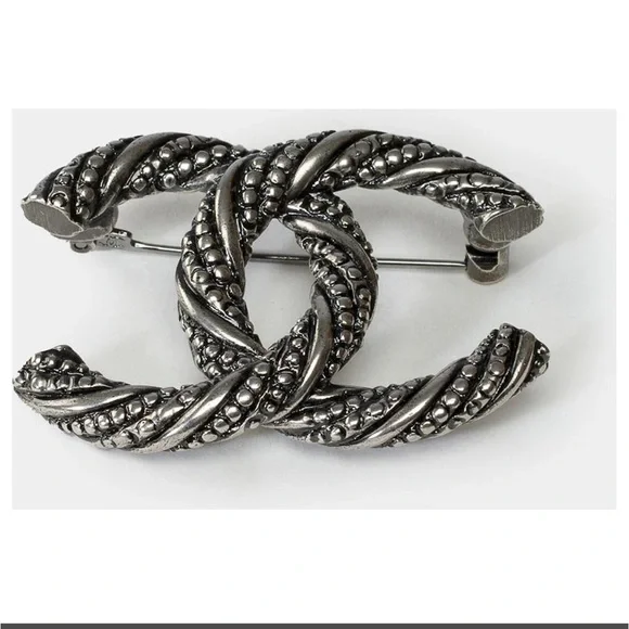 Brand new CHANEL Silver CC Brooch - Picture 2 of 8